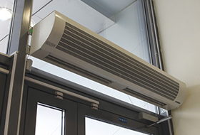 Сохраняет температуру и борется с пылью. Для чего еще нужна тепловая завеса? Сохраняет температуру и борется с пылью. Для чего еще нужна тепловая завеса?