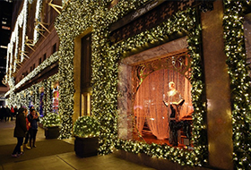 Как украсить витрину к Новому году? Как украсить витрину к Новому году?