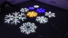 Яркие светодиодные снежинки
