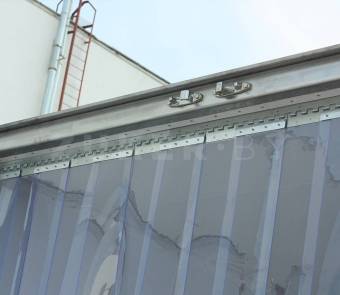 Лента ПВХ для завес, морозостойкая (тип C), прозрачная синяя, 300 мм