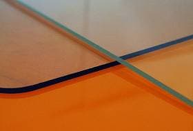 Сравнение оргстекла и монолитного поликарбоната Сравнение оргстекла и монолитного поликарбоната